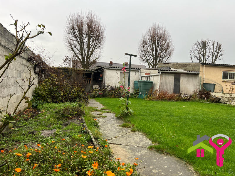 Maison - 90 m² - 5 pièces