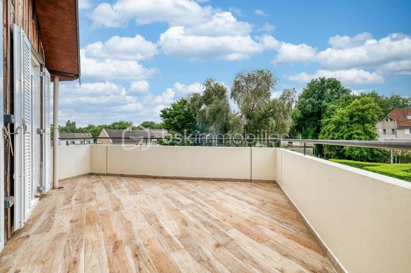 Duplex - 93 m² - 5 pièces