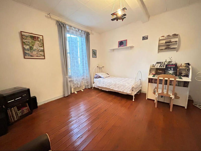 Maison - 280 m² - 8 pièces