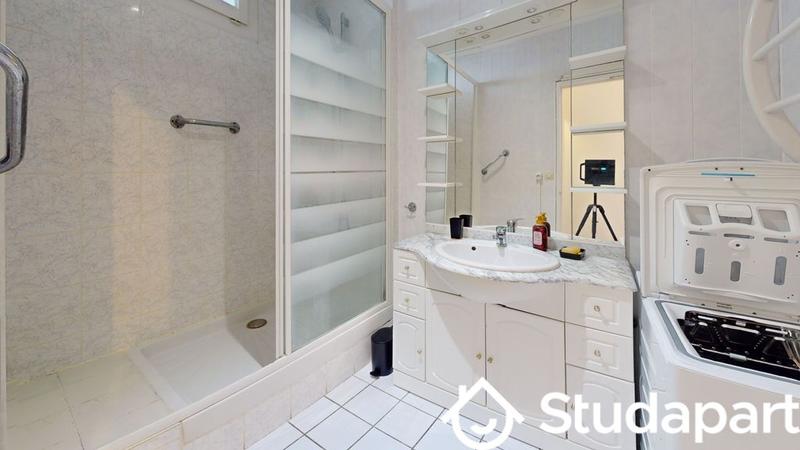 Chambre - 74 m² - 1 pièce