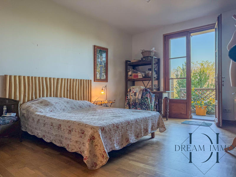 Maison - 256 m² - 10 pièces