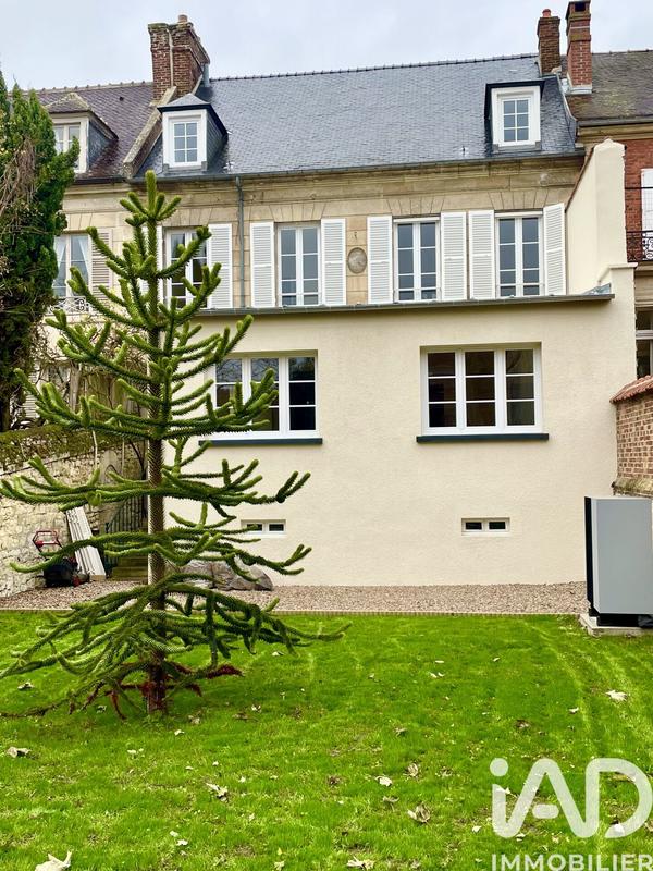 Maison - 237 m² - 10 pièces