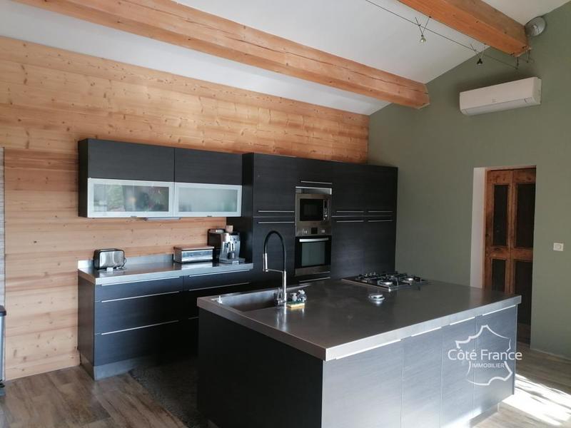 Mas - 250 m² - 9 pièces