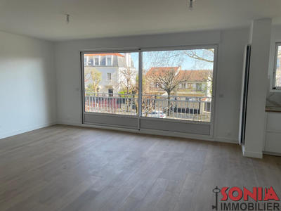 Appartement - 99 m² - 4 pièces