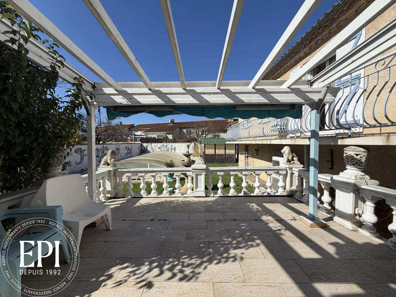 Maison - 158 m² - 9 pièces