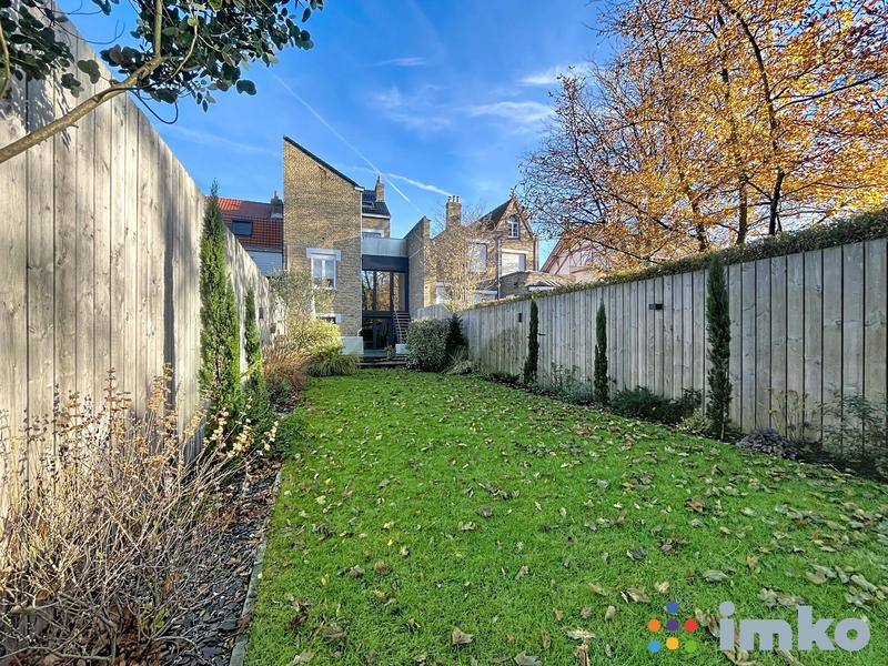 Maison - 250 m² - 5 pièces