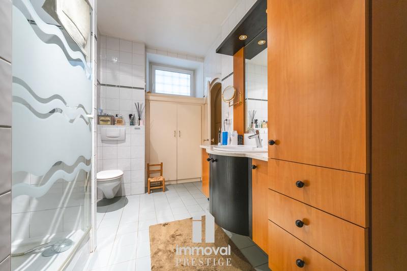 Appartement - 238 m² - 6 pièces