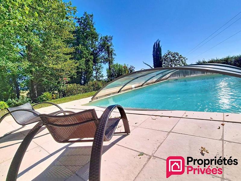 Villa - 272 m² - 6 pièces