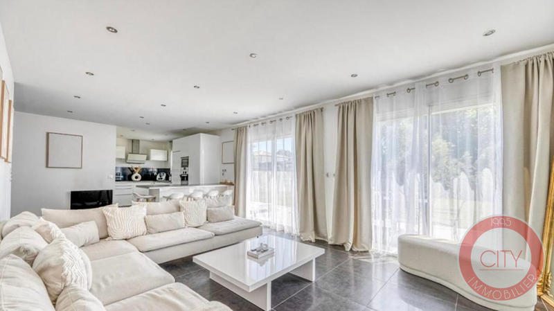 Maison contemporaine - 144 m² - 6 pièces