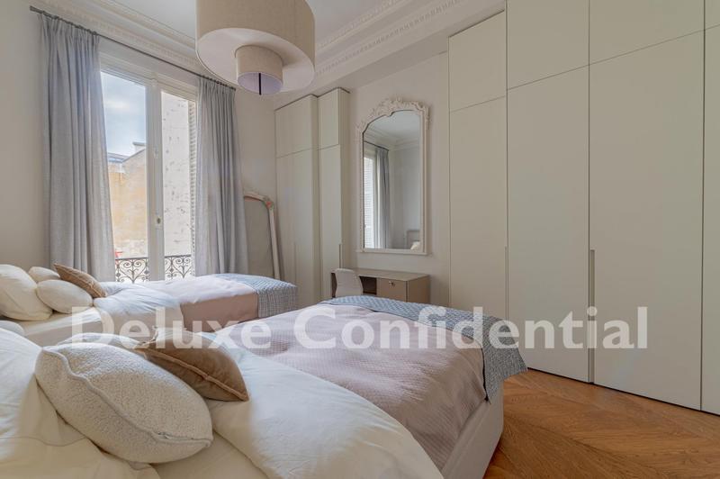 Appartement - 226 m² - 7 pièces