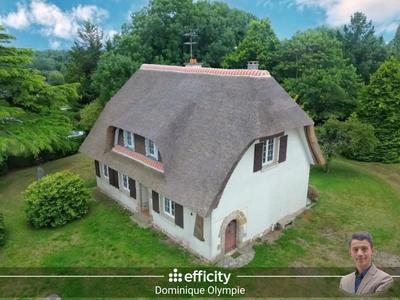 Maison - 231 m² - 9 pièces