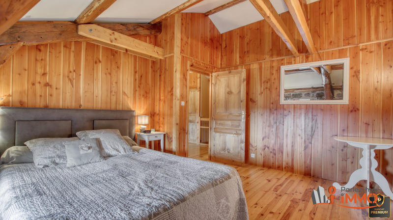 Maison - 320 m² - 12 pièces