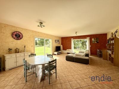 Maison - 140 m² - 6 pièces