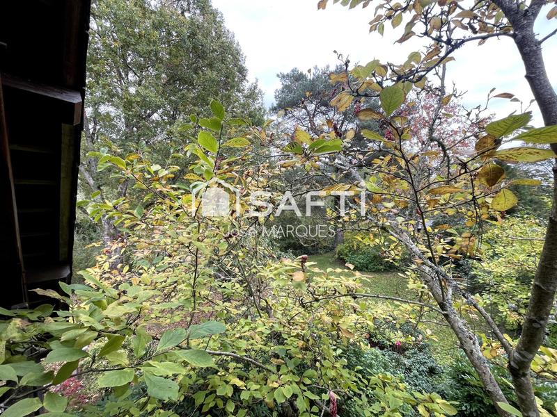 Maison - 266 m² - 7 pièces