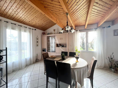 Maison - 98 m² - 4 pièces