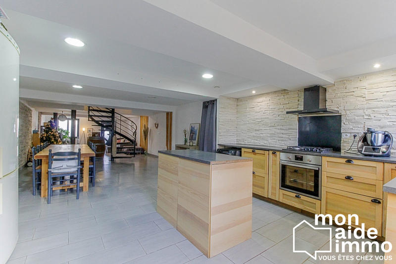 Maison - 144 m² - 5 pièces