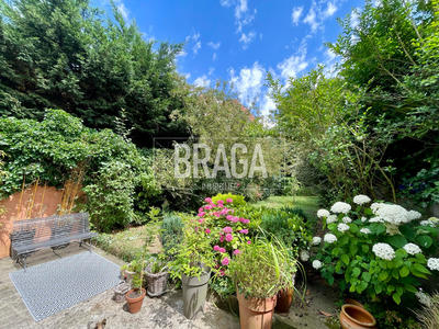 Maison - 220 m² - 9 pièces