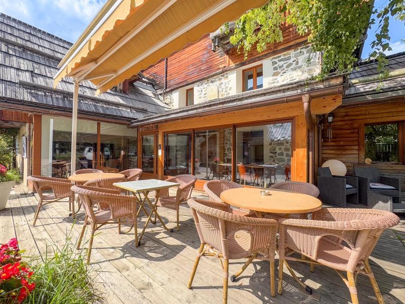 Maison - 839 m² - 14 pièces