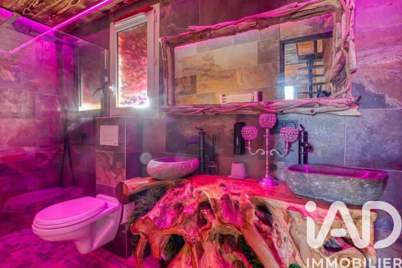 Maison - 240 m² - 8 pièces