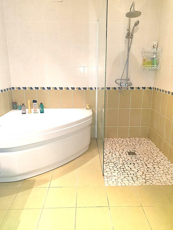 Maison en pierre - 181 m² - 7 pièces