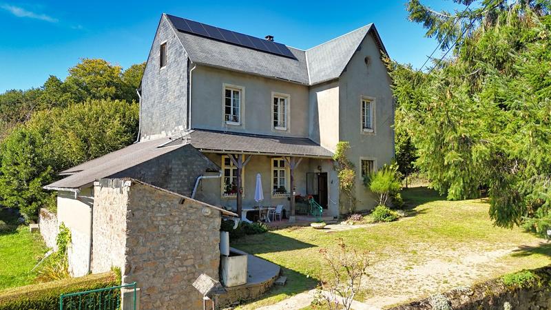 Maison ancienne - 207 m² - 9 pièces