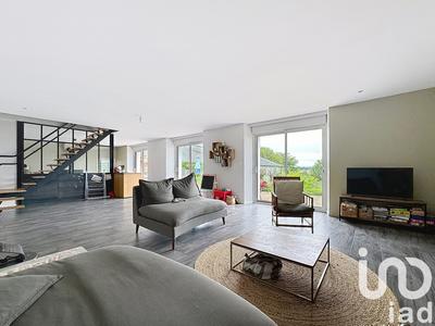 Maison - 210 m² - 7 pièces