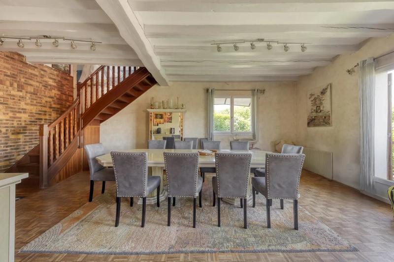 Maison - 260 m² - 6 pièces