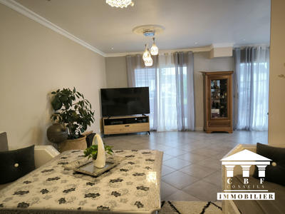 Villa - 225 m² - 8 pièces