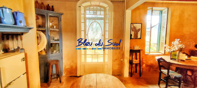 Mas - 341 m² - 6 pièces