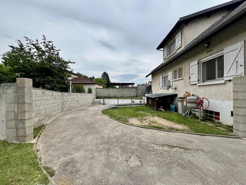 Maison - 147 m² - 6 pièces