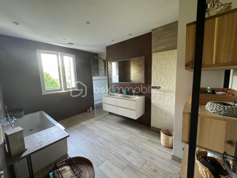 Maison - 142 m² - 6 pièces