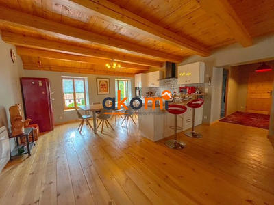 Maison - 249 m² - 8 pièces