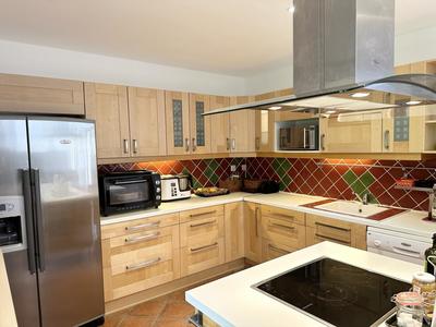 Maison - 200 m² - 7 pièces