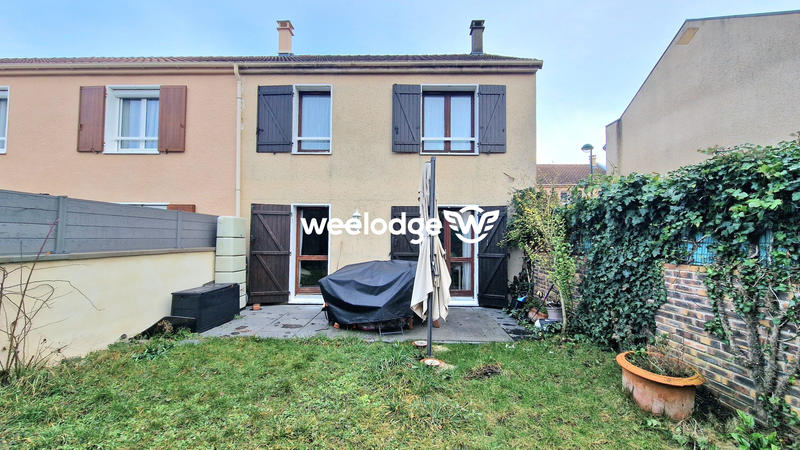 Maison - 93 m² - 5 pièces