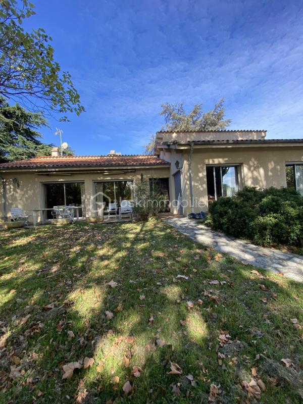 Maison - 210 m² - 8 pièces