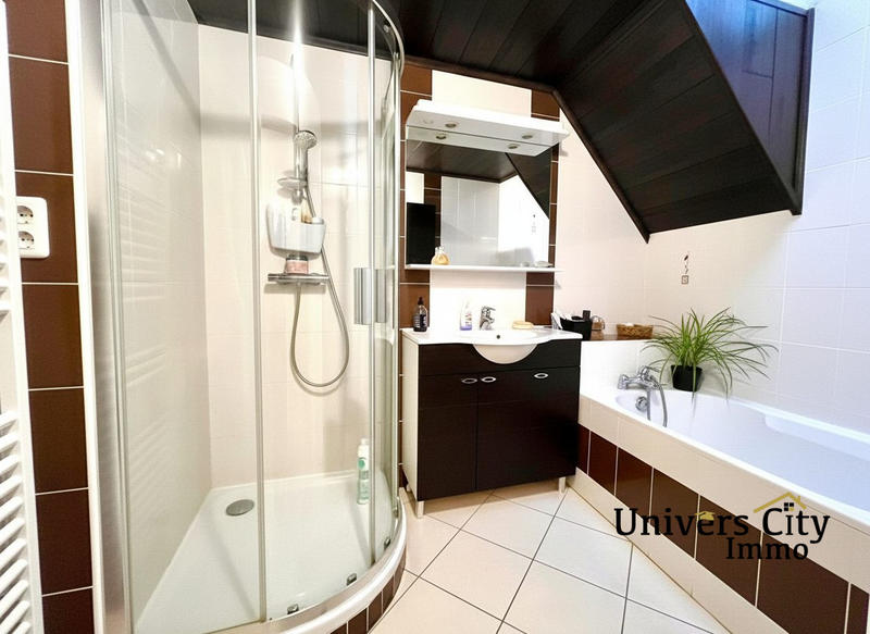 Maison - 149 m² - 7 pièces