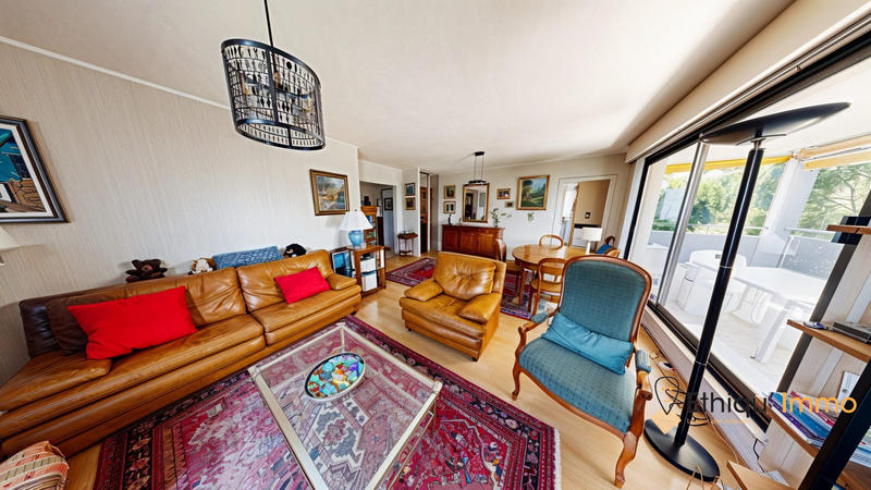 Appartement - 84 m² - 4 pièces