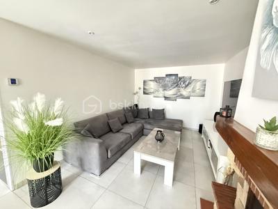 Appartement - 82 m² - 3 pièces