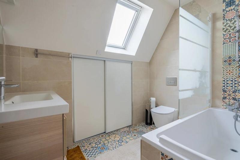 Maison - 196 m² - 8 pièces