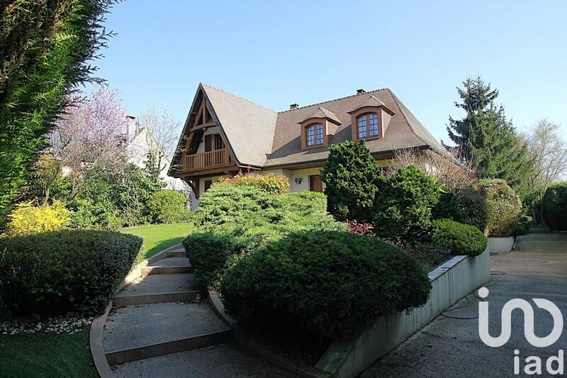 Maison - 185 m² - 7 pièces