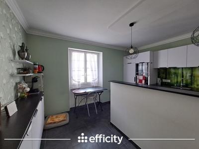 Maison - 192 m² - 9 pièces