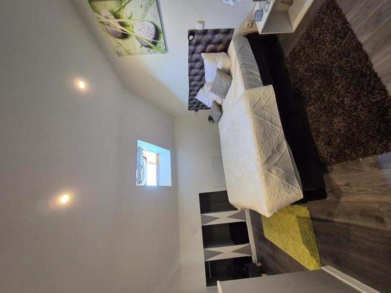 Maison - 230 m² - 7 pièces