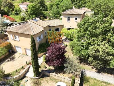 Propriété - 342 m² - 12 pièces