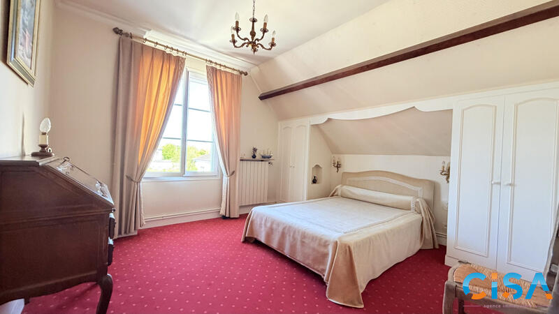 Maison traditionnelle - 163 m² - 7 pièces