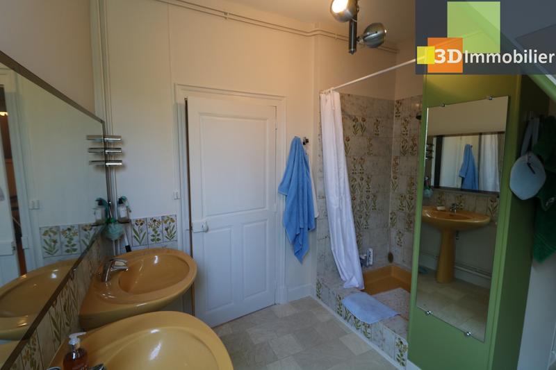 Maison - 233 m² - 8 pièces