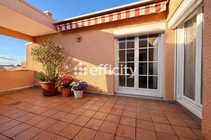 Appartement - 100 m² - 4 pièces