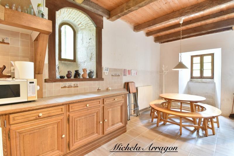 Maison en pierre - 252 m² - 5 pièces