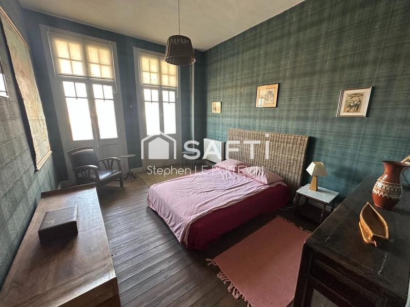 Maison - 272 m² - 12 pièces