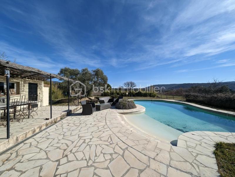 Mas - 150 m² - 8 pièces