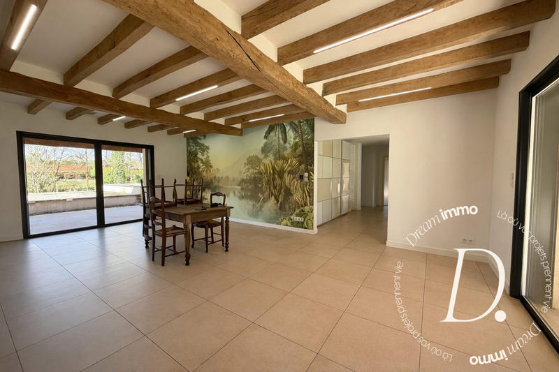 Maison - 200 m² - 4 pièces